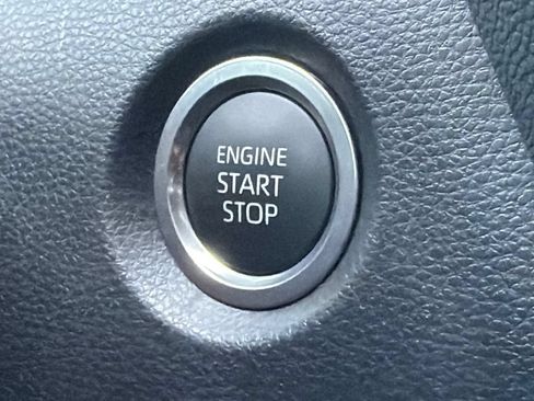 Used 2026 Toyota Corolla SE FWD image 31