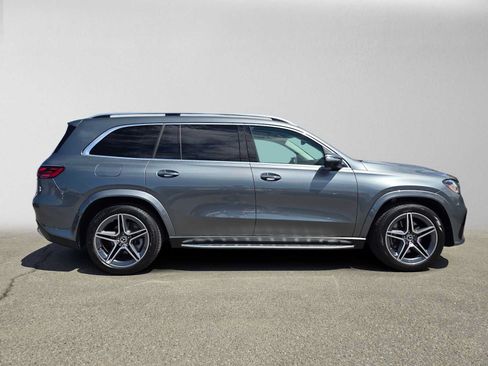 Used 2026 Mercedes-Benz GLS 450 4MATIC image 3
