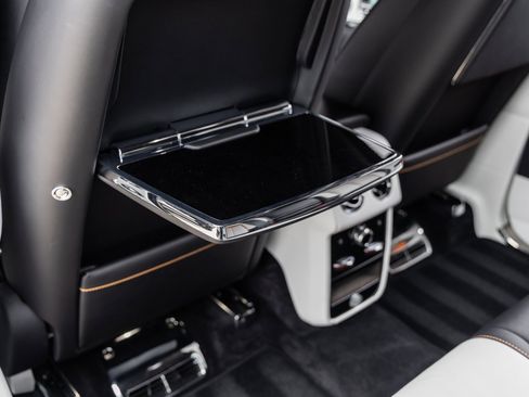 Used 2024 Rolls-Royce Cullinan image 46