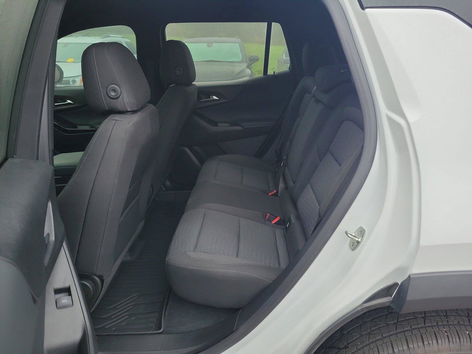 Used 2025 Chevrolet Equinox LT FWD image 11