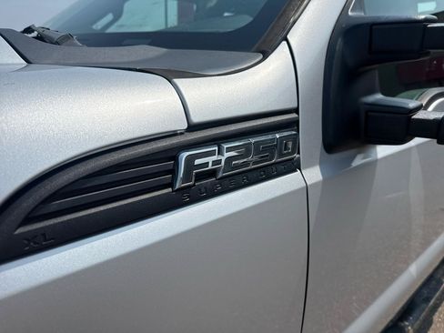 Used 2013 Ford F250 XL w/ PWR Equipment Group AWD/4WD image 9