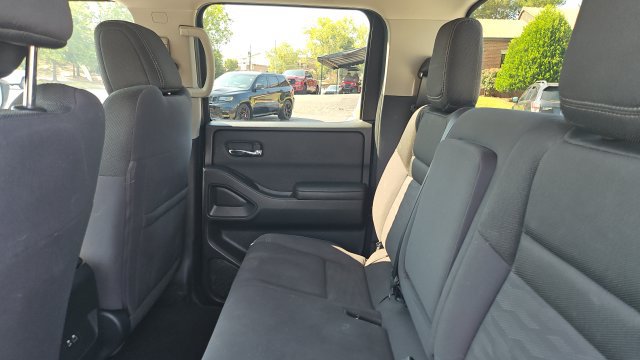 Used 2023 Nissan Frontier SV AWD/4WD image 6