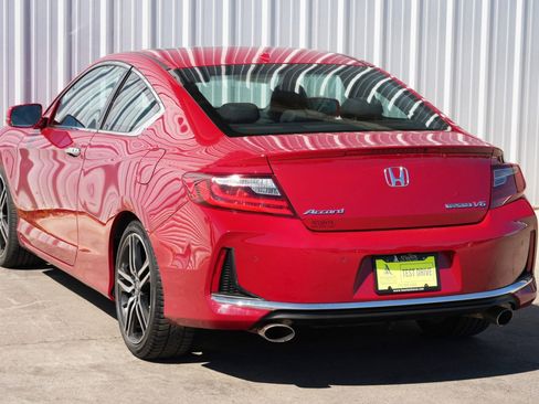Used 2017 Honda Accord Touring image 40