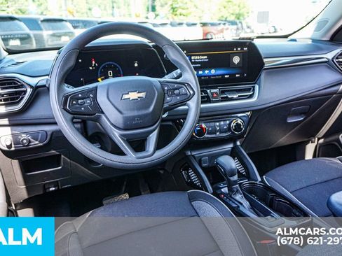 Used 2025 Chevrolet TrailBlazer LT FWD image 26