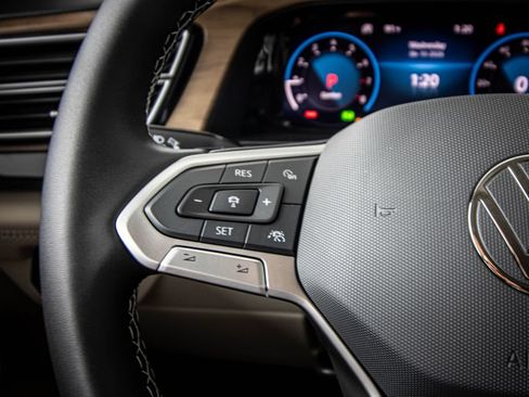 New 2026 Volkswagen Atlas SE FWD image 37
