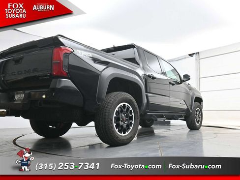 Used 2025 Toyota Tacoma TRD Off-Road AWD/4WD image 22