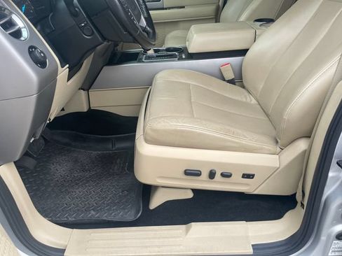 Used 2016 Ford Expedition Limited w/ Equipment Group 301A AWD/4WD image 9