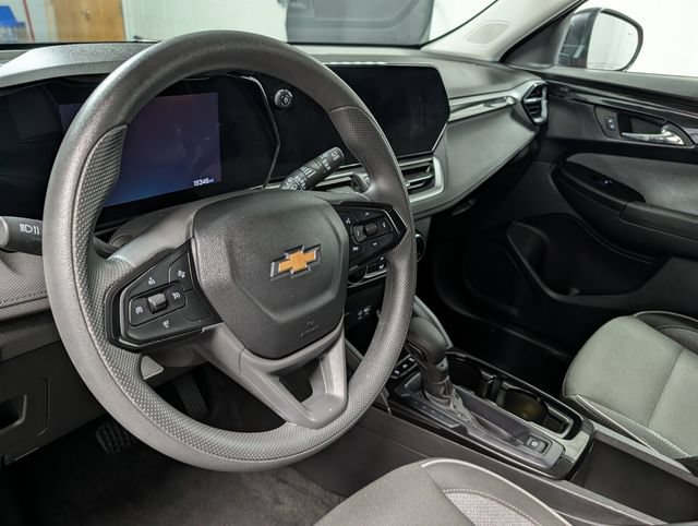 Certified 2024 Chevrolet TrailBlazer LS w/ LS Convenience Package FWD image 16