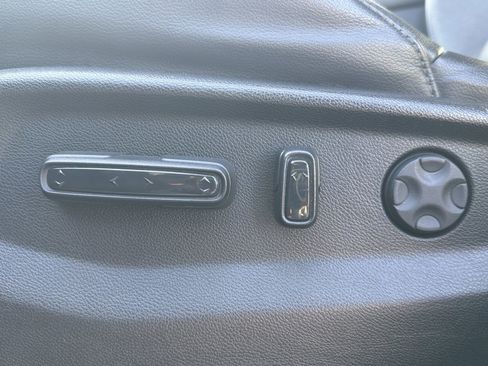 Used 2018 Honda CR-V Touring image 20