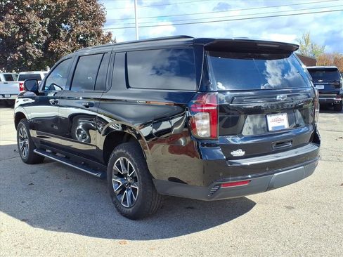 Used 2023 Chevrolet Suburban Z71 w/ Luxury Package image 5