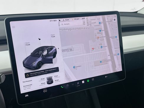 Used 2023 Tesla Model Y Performance image 21