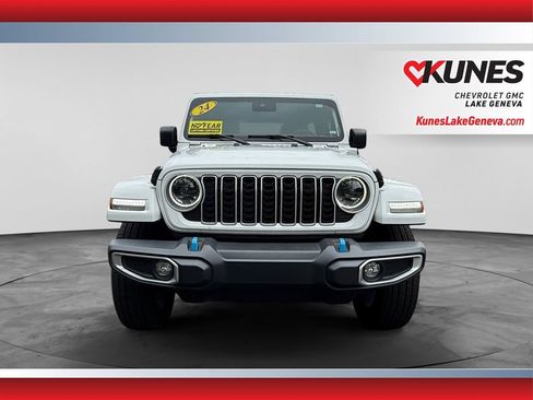 Used 2024 Jeep Wrangler Unlimited Sahara AWD/4WD image 3