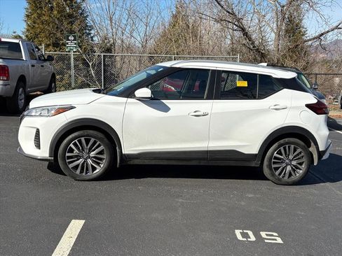 Used 2024 Nissan Kicks SV image 4