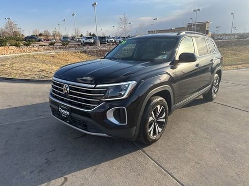 Used 2024 Volkswagen Atlas SE image 3