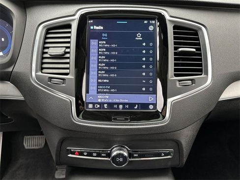 Certified 2023 Volvo XC90 B5 Core w/ Protection Package Premier image 16