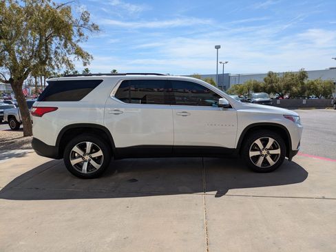 Used 2020 Chevrolet Traverse LT w/ LT Premium Package FWD image 6