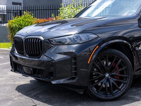 Used 2024 BMW X5 xDrive40i w/ M Sport Package AWD/4WD image 11