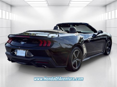 Used 2025 Ford Mustang Premium RWD image 5