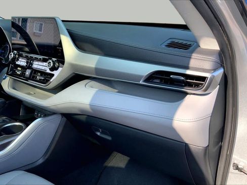 Used 2020 Toyota Highlander Platinum AWD/4WD image 48