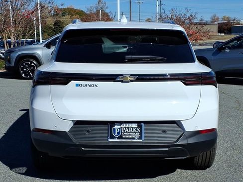 New 2026 Chevrolet Equinox EV LT image 4