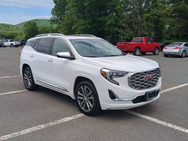 Used 2019 GMC Terrain Denali w/ Advanced Safety Package AWD/4WD image 3