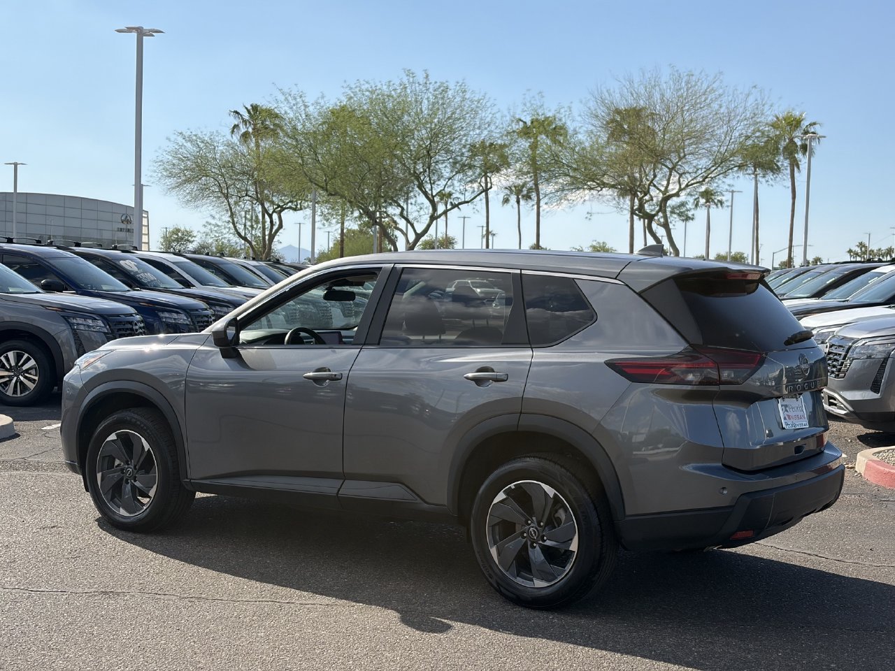 Certified 2025 Nissan Rogue SV FWD image 4