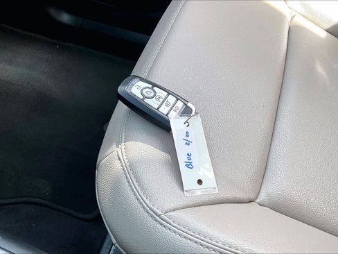 Used 2020 Ford Explorer XLT w/ Equipment Group 202A image 14