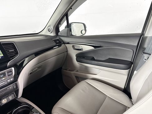 Used 2019 Honda Pilot Touring image 29