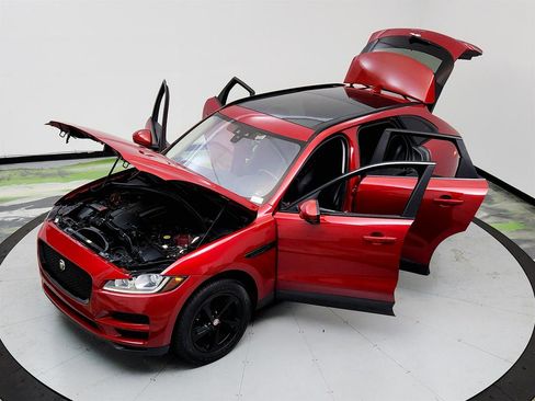 Used 2017 Jaguar F-PACE Premium image 38