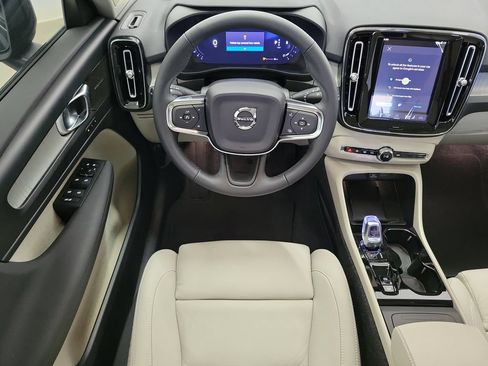 New 2026 Volvo XC40 B5 Ultra w/ Protection Package Premier AWD/4WD image 17