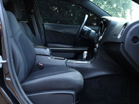 Used 2016 Dodge Charger R/T image 19