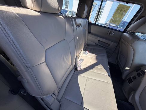 Used 2013 Honda Pilot Touring image 32
