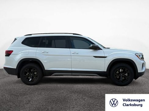 New 2026 Volkswagen Atlas Peak Edition image 6