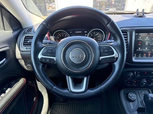 Used 2017 Jeep Compass Trailhawk w/ Leather Interior Group AWD/4WD image 18