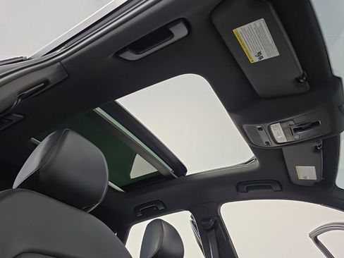 Used 2018 Audi Q3 2.0T Premium Plus w/ Premium Plus Package image 18