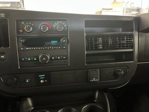 Used 2025 GMC Savana 2500 w/ Driver Convenience Package RWD image 15