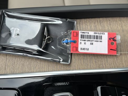 Used 2026 Volvo XC60 B5 Plus w/ Protection Package Premier AWD/4WD image 38