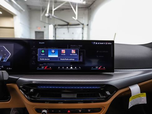 Used 2025 BMW i4 xDrive40i w/ Premium Package image 16