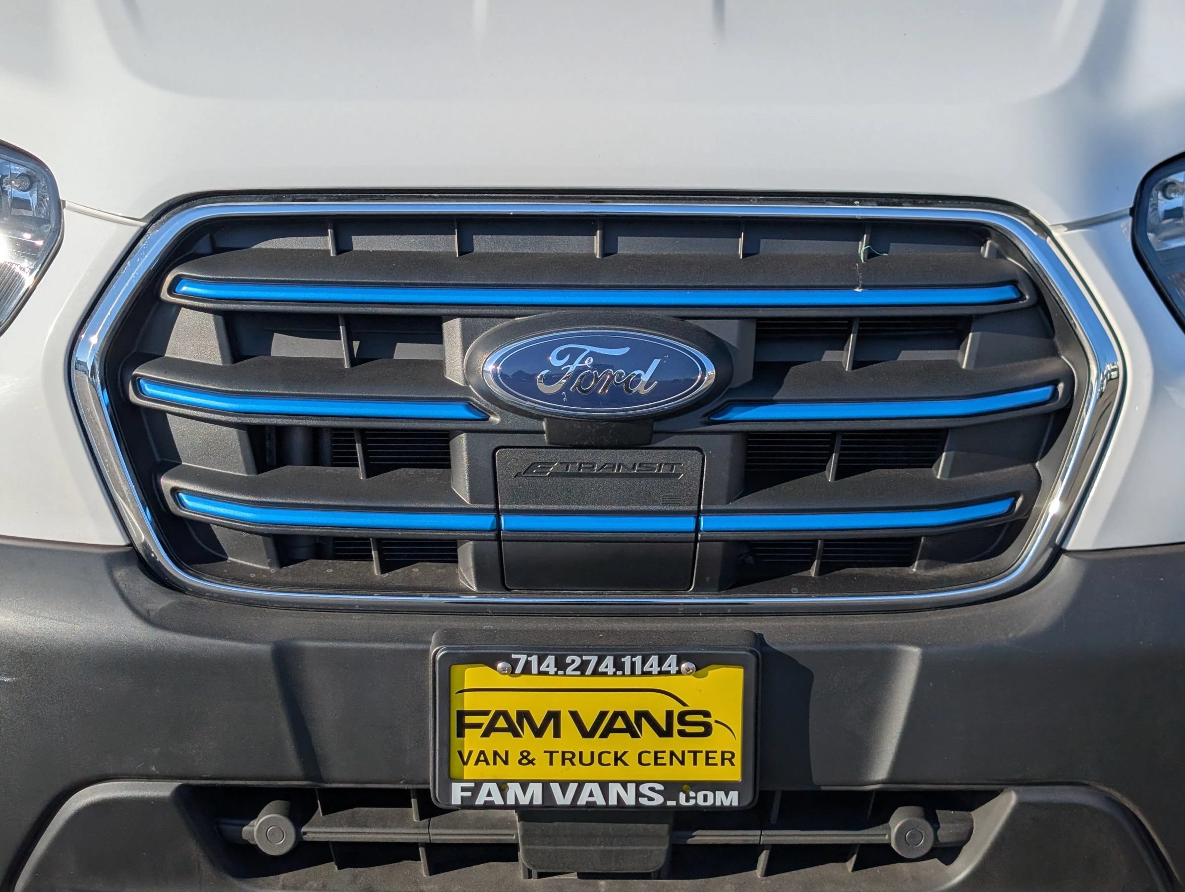 Used 2023 Ford E-Transit Medium Roof RWD image 3