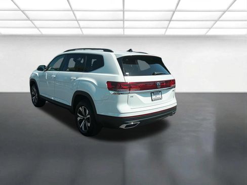 Used 2024 Volkswagen Atlas SE AWD/4WD image 6