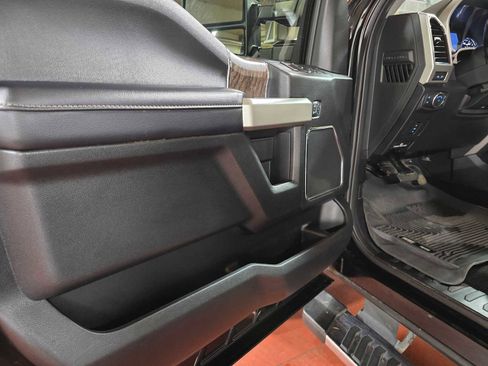 Used 2019 Ford F250 Lariat w/ Lariat Value Package image 19