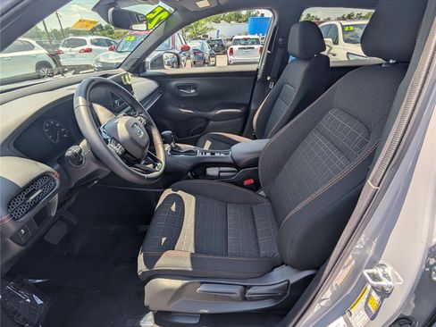 Used 2025 Honda HR-V Sport image 16