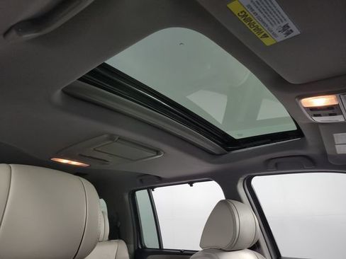 Used 2015 Honda Pilot Touring image 16