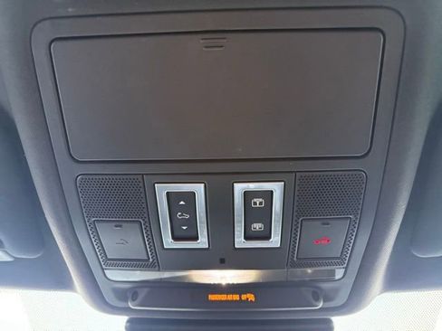 Used 2017 Jaguar F-PACE Prestige image 35