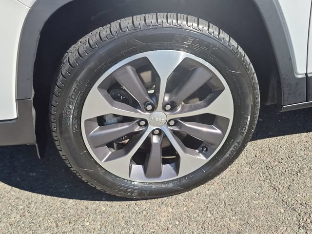 Certified 2022 Jeep Cherokee Limited w/ Elite Package AWD/4WD image 25