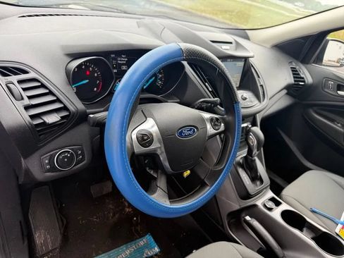 Used 2016 Ford Escape SE w/ Equipment Group 201A FWD image 12