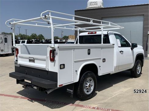 Used 2024 Chevrolet Silverado 2500 W/T w/ WT Convenience Package RWD image 2