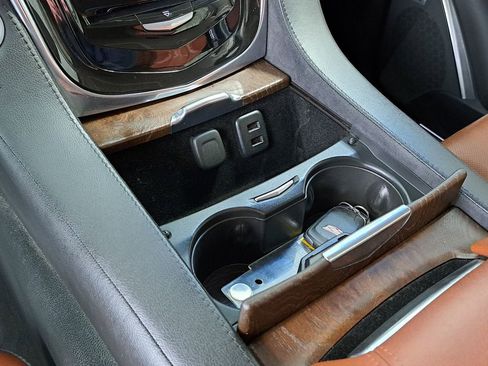 Used 2016 Cadillac Escalade ESV Luxury image 18