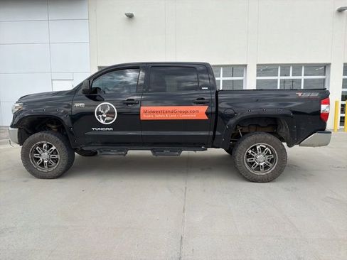 Used 2015 Toyota Tundra SR5 w/ SR5 Upgrade Package AWD/4WD image 6