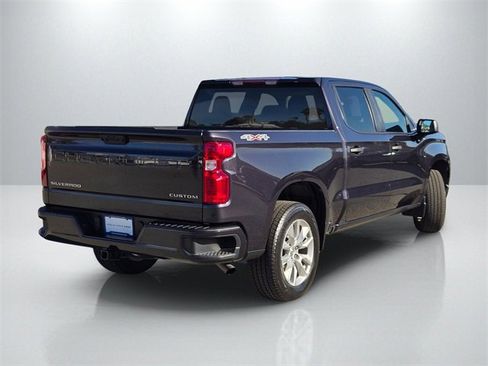 Used 2023 Chevrolet Silverado 1500 Custom image 4